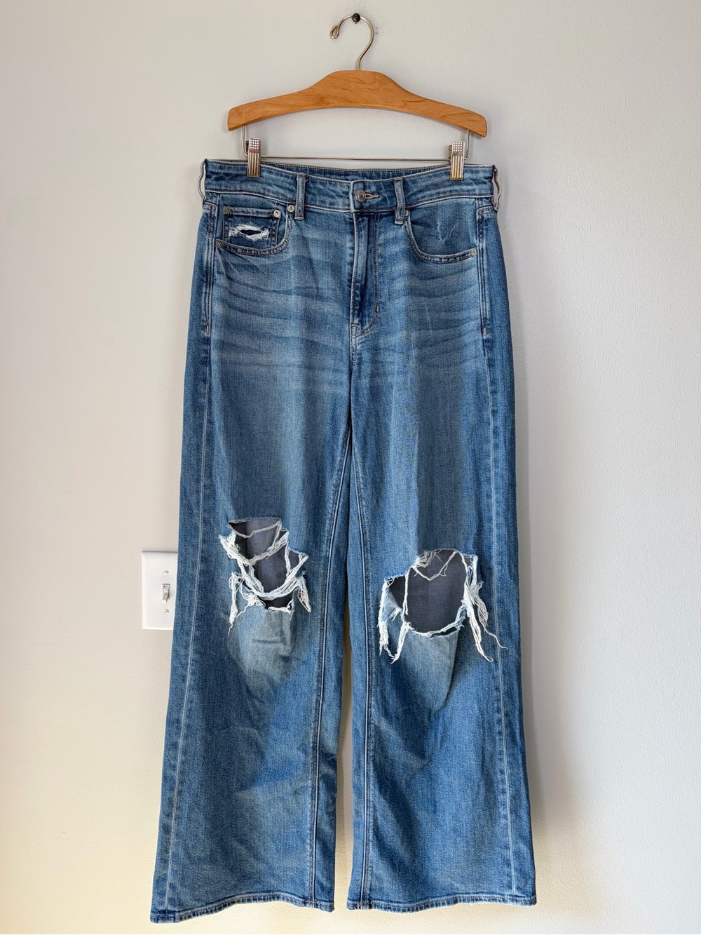 Wide Leg Distressed Women’s Jeans - Blue